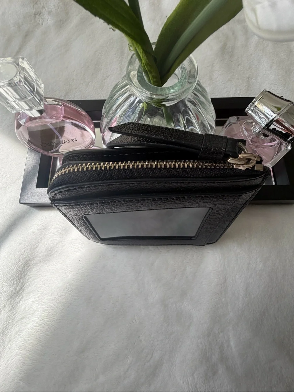 kate spade Black Pebbled Leather Zip Wallet with Gold Logo